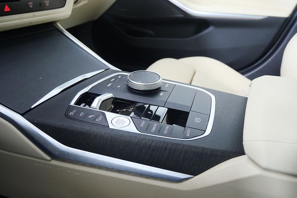 Thumbnail: 2024 BMW 3 Series - 28