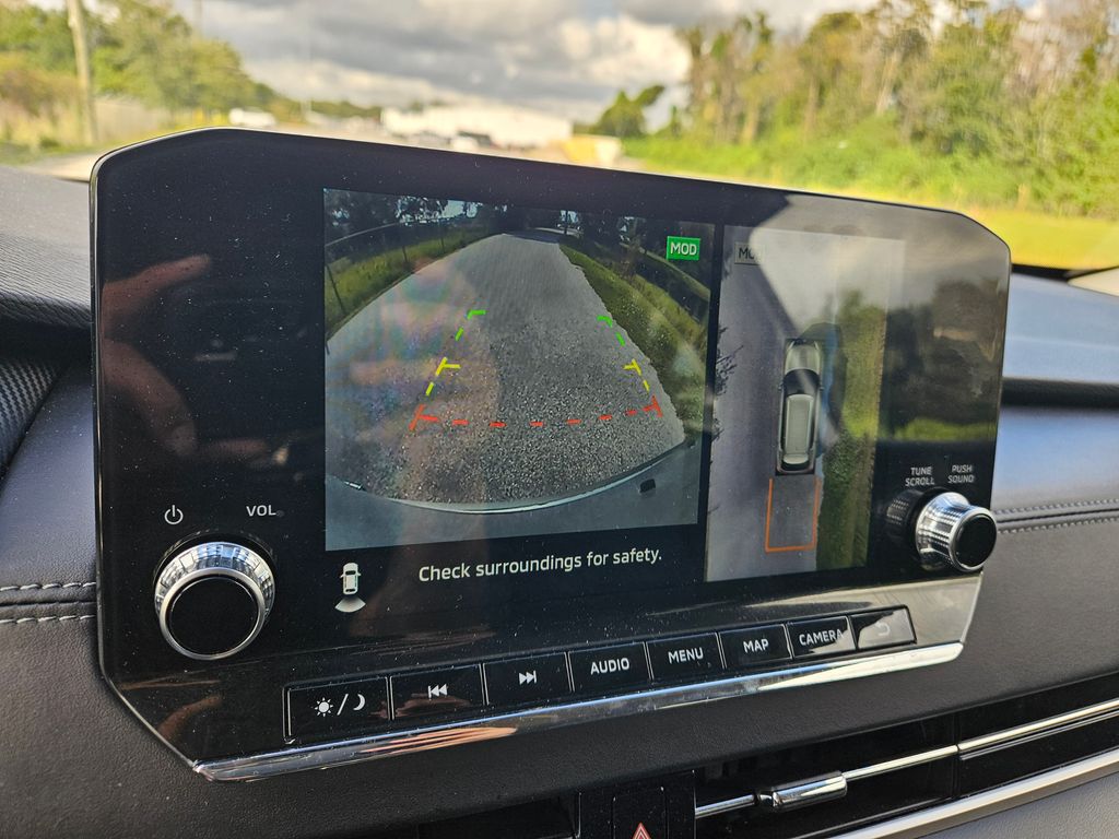 Thumbnail: 2024 Mitsubishi Outlander - 26