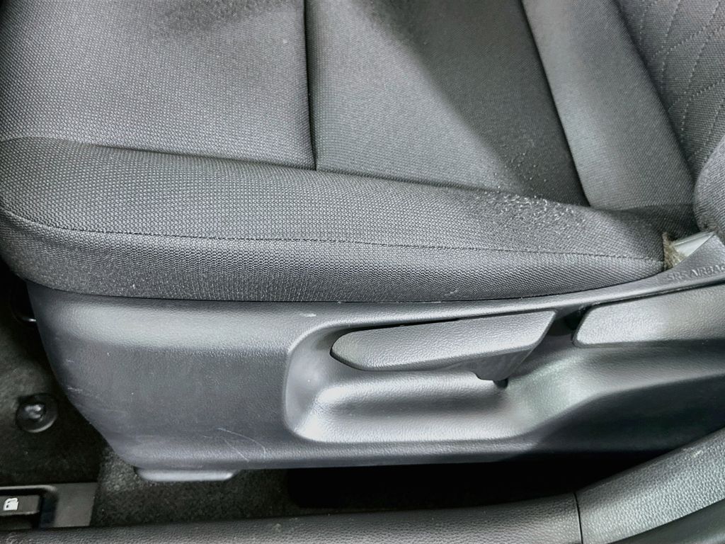 Thumbnail: 2025 Toyota Corolla - 19