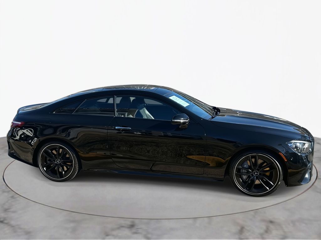 Thumbnail: 2021 Mercedes-Benz E-Class - 8