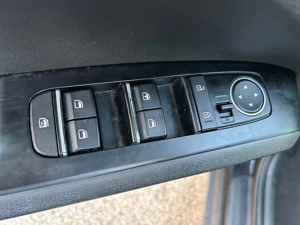 Thumbnail: 2020 Kia Soul - 16