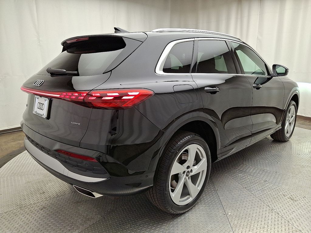 Thumbnail: 2025 Audi Q5 - 3