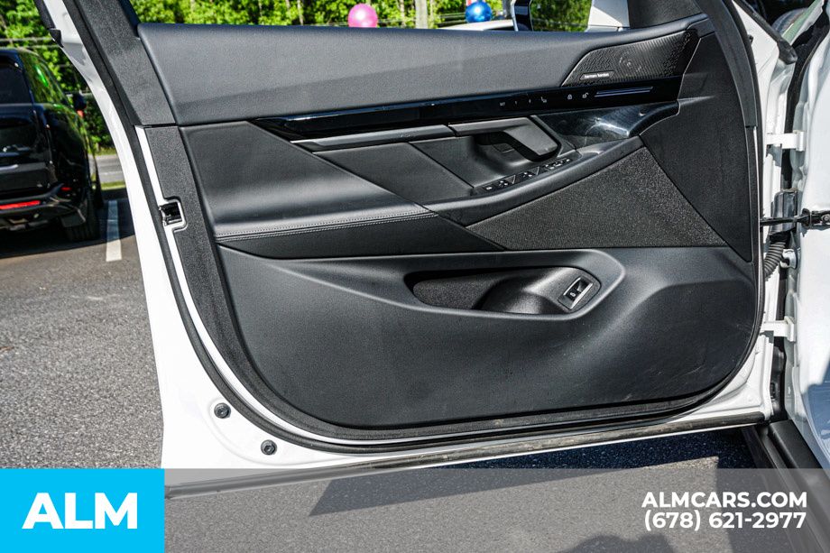 Used 2025 White BMW 530i image 49