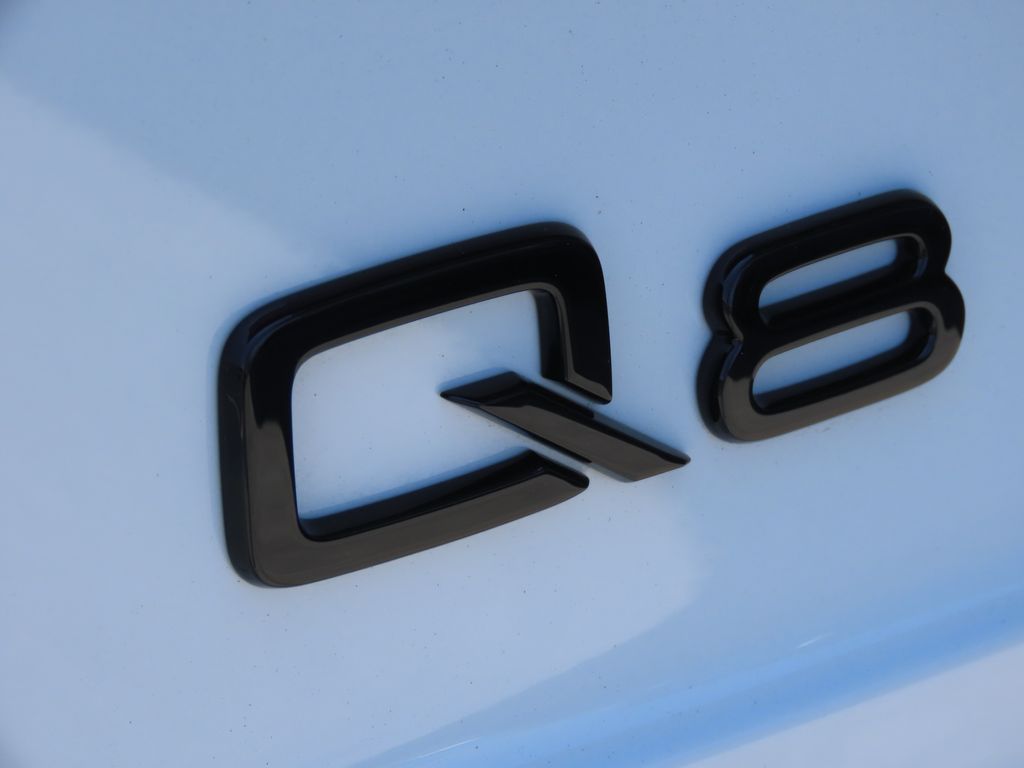 Thumbnail: 2021 Audi Q8 - 4