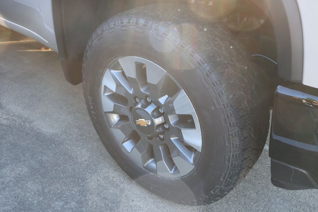 Thumbnail: 2026 Chevrolet Silverado 2500 - 9