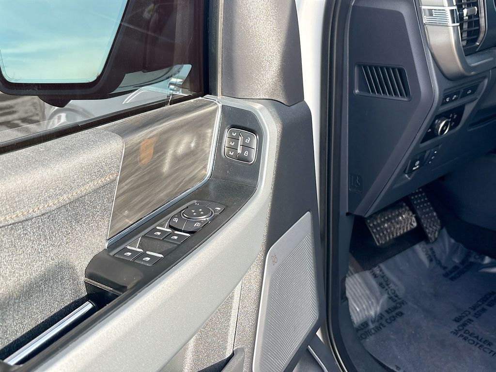 Used 2024 White Ford Lariat image 18