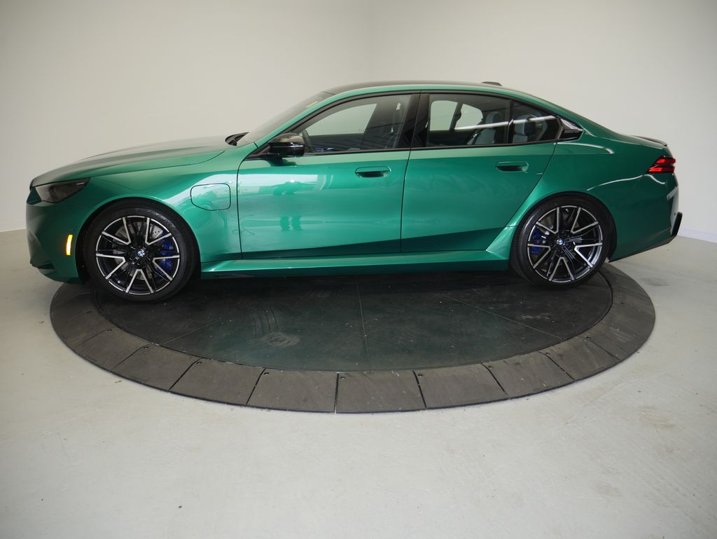 Thumbnail: 2026 BMW M5 - 2
