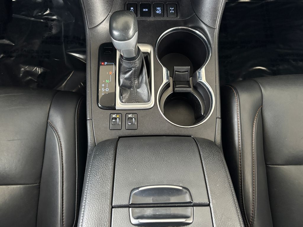 Thumbnail: 2019 Toyota Highlander - 17
