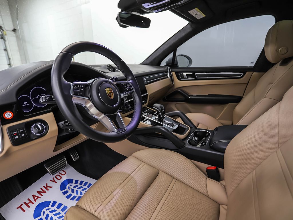 Thumbnail: 2022 Porsche Cayenne - 10