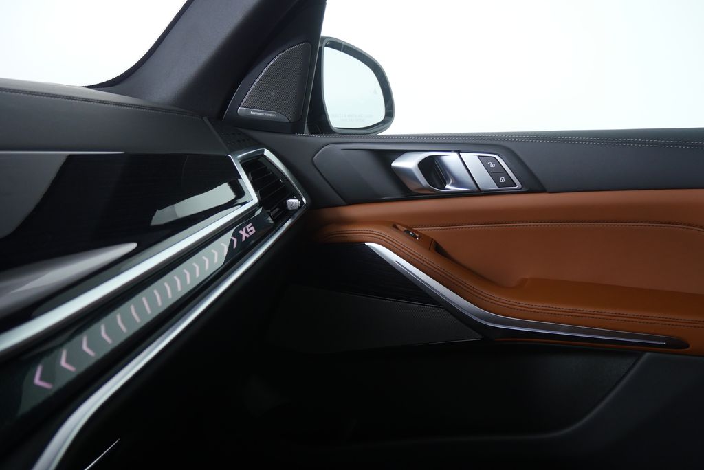 Thumbnail: 2026 BMW X5 - 23