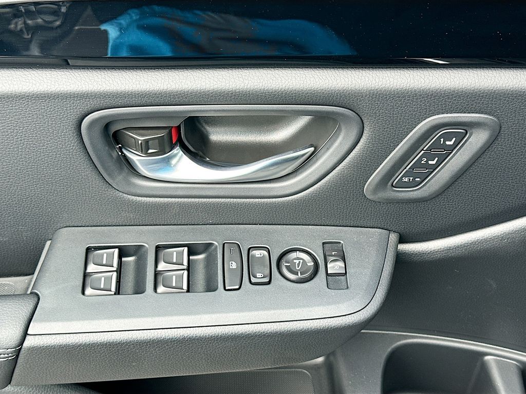 2025 Honda Pilot Touring 19