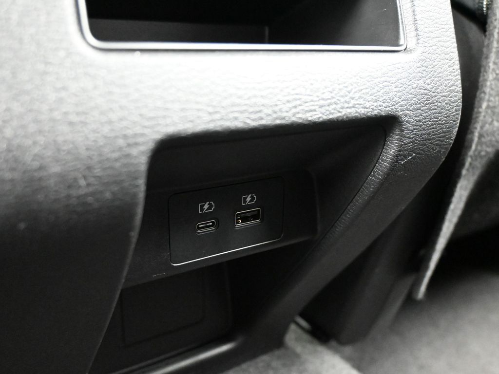 Used 2022 Alloy Silver Metallic Mitsubishi SE image 41