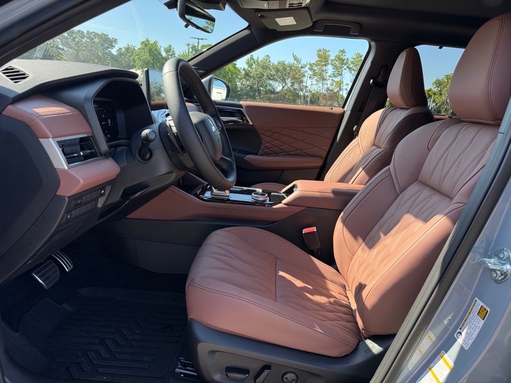 2025 Mitsubishi Outlander SEL photo 12