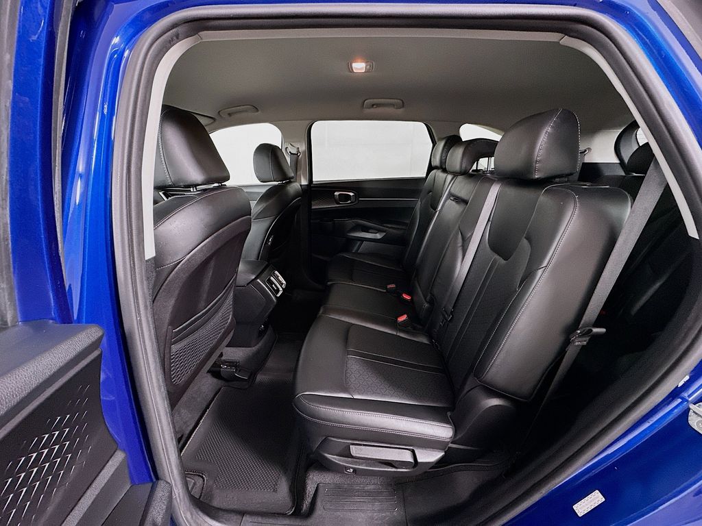 Thumbnail: 2022 Kia Sorento - 25