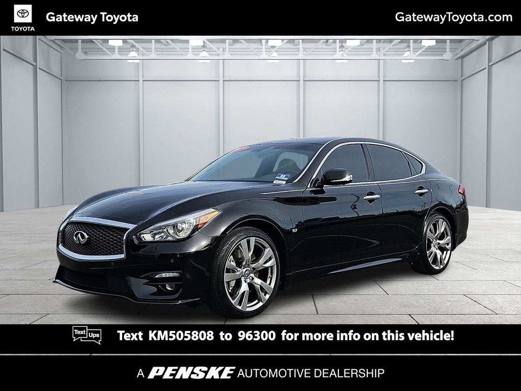 2019 INFINITI Q70 3.7 Luxe RWD