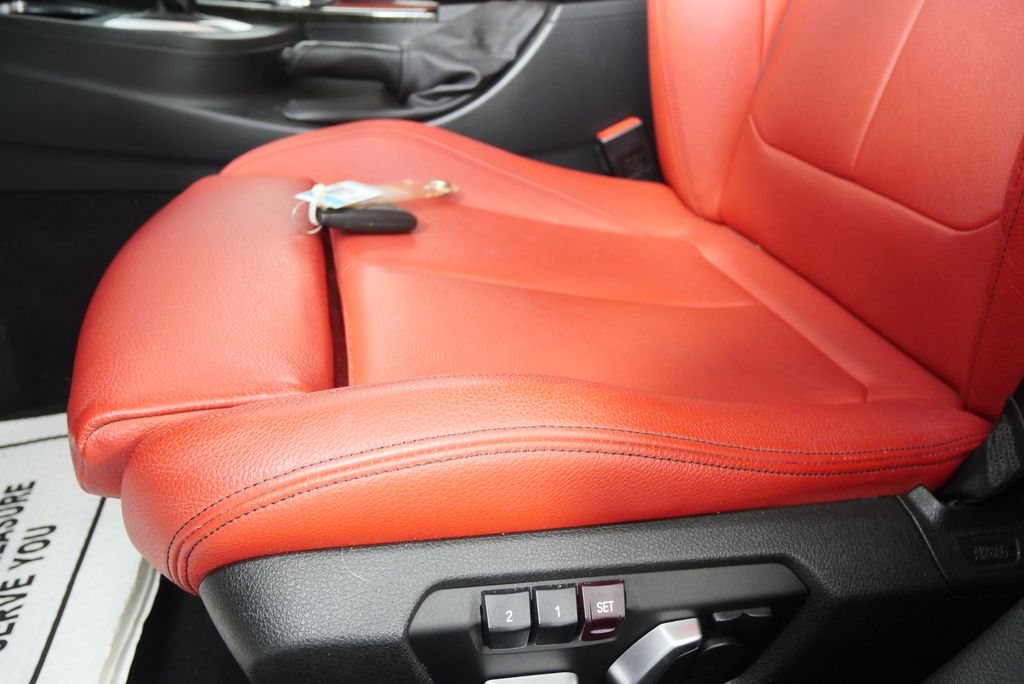 Thumbnail: 2016 BMW 3 Series - 8
