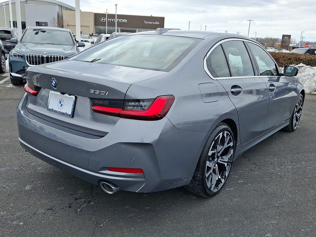 Thumbnail: 2025 BMW 3 Series - 6