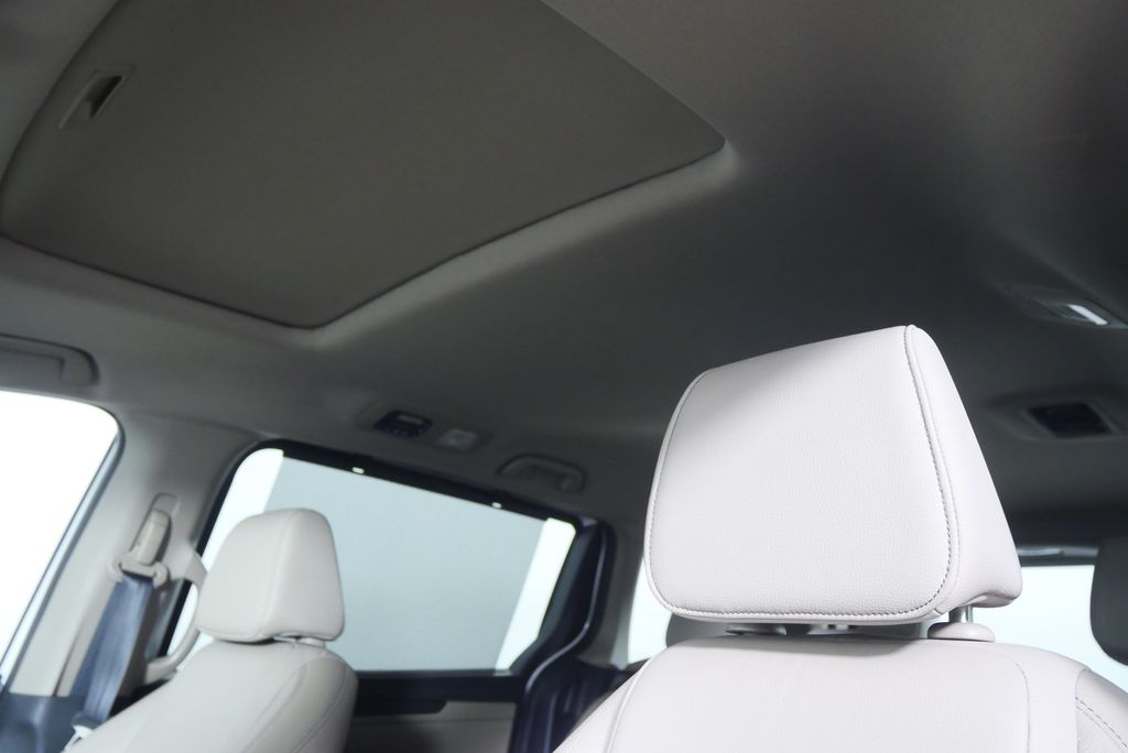 Thumbnail: 2023 Honda Odyssey - 12