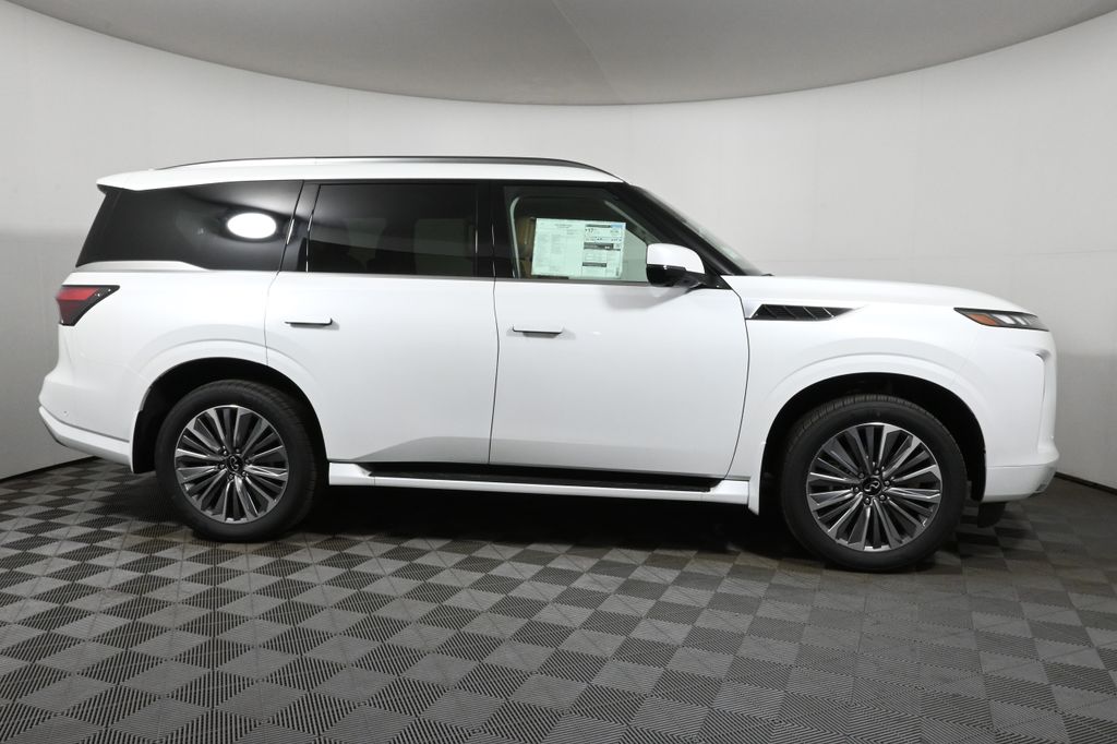 2025 INFINITI QX80 Sensory 8