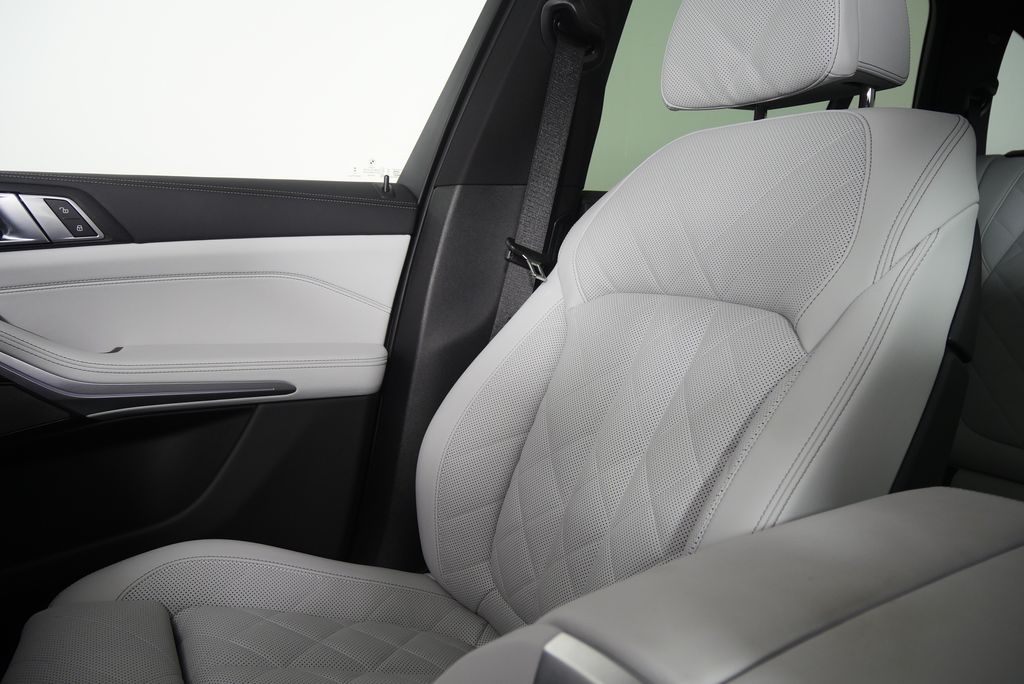 Thumbnail: 2026 BMW X5 - 29