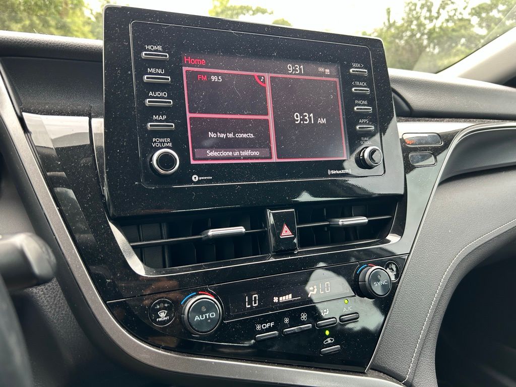 2022 Toyota Camry SE 21