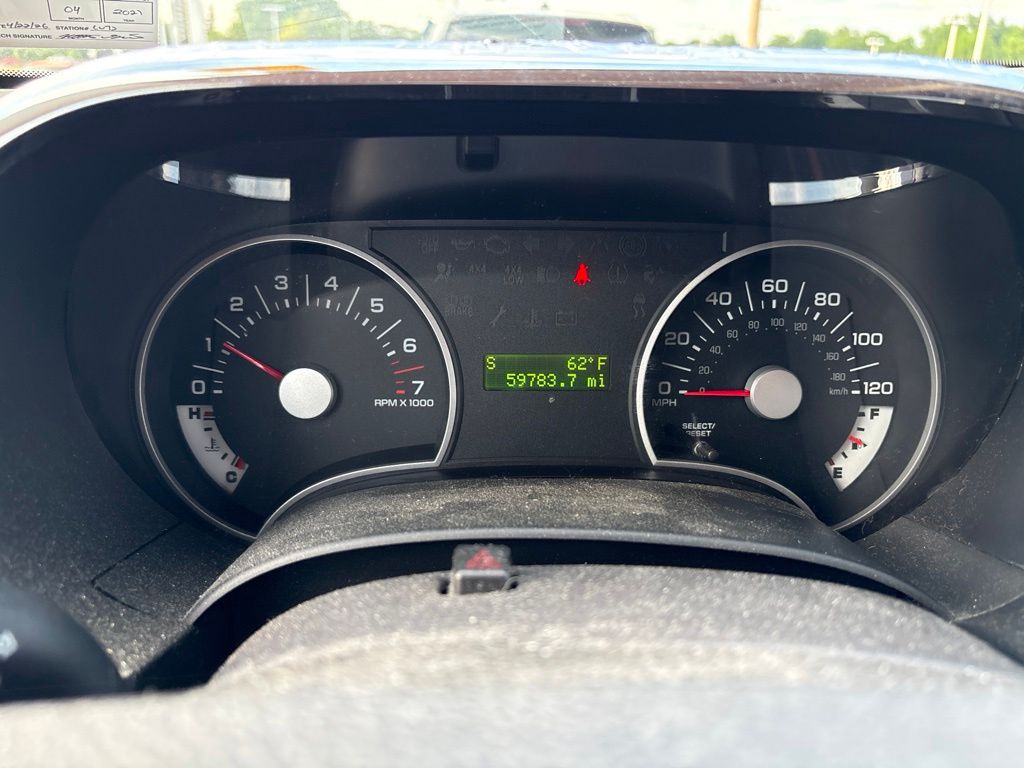 2010 Ford Explorer — photo 6