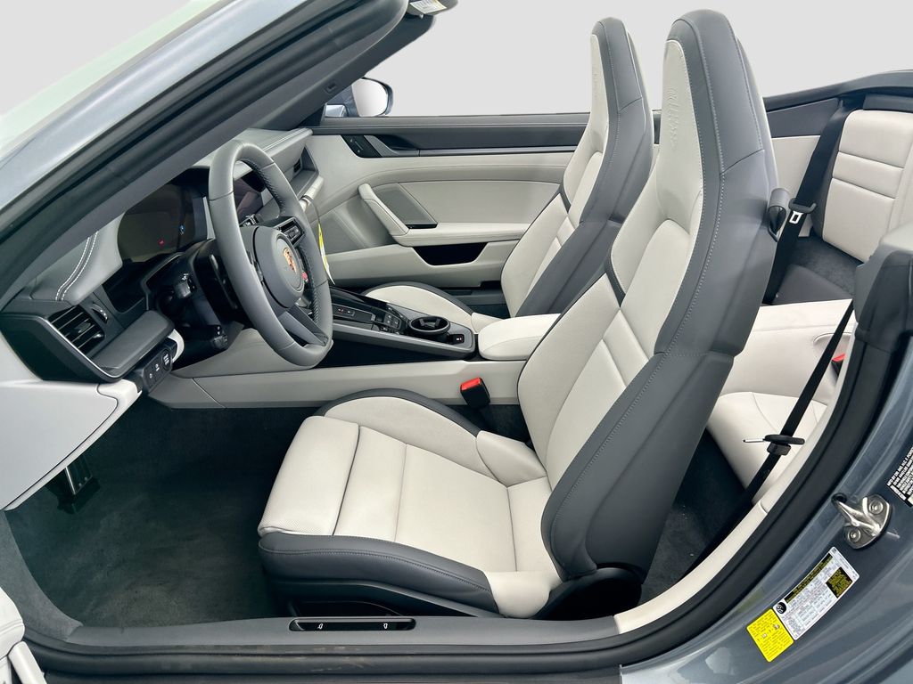 Thumbnail: 2026 Porsche 911 - 5