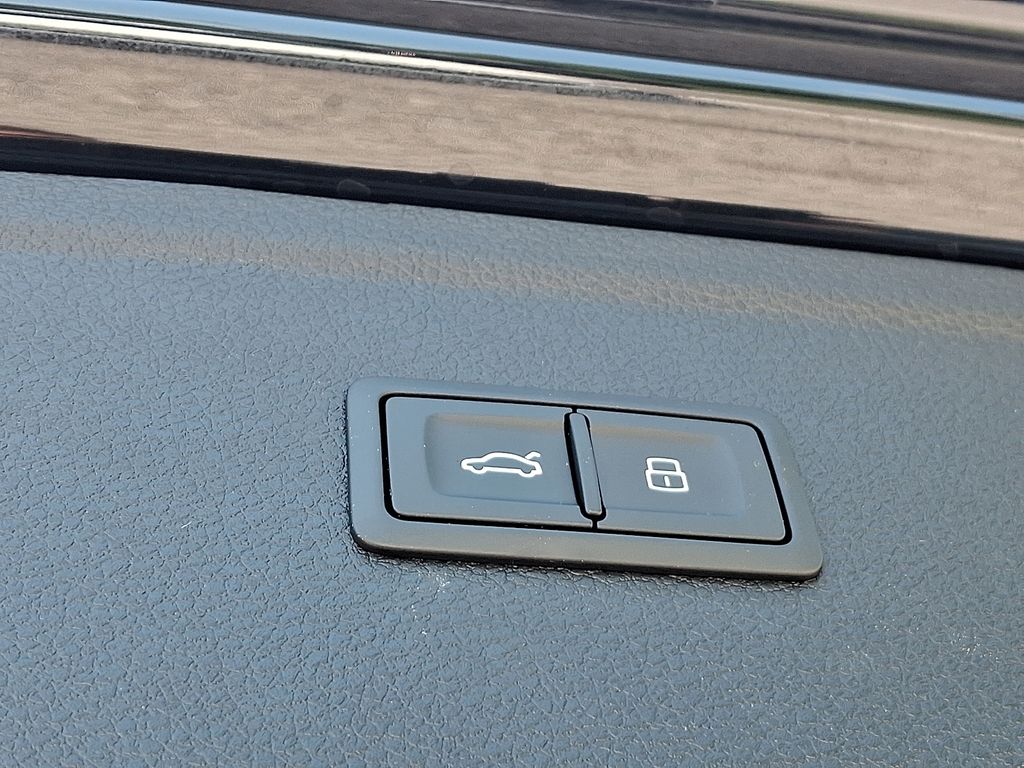 Thumbnail: 2023 Audi Q5 - 32