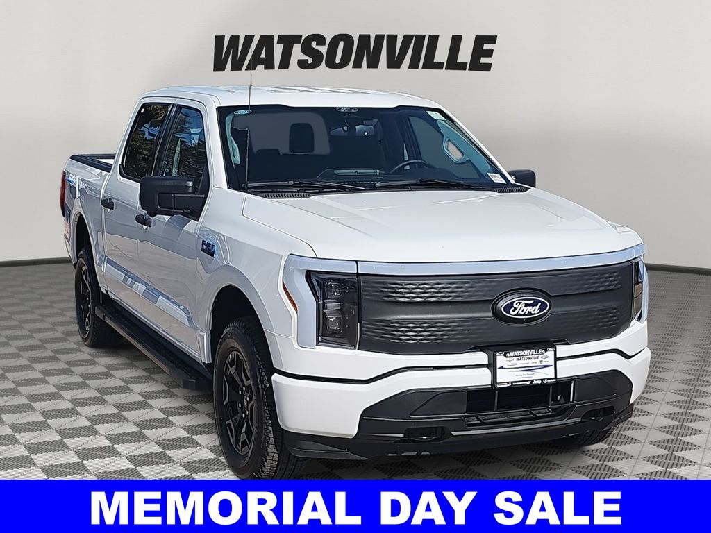 Oxford White 2025 Ford F-150 Lightning XLT SuperCrew AWD Pickup Truck All-Wheel Drive Automatic