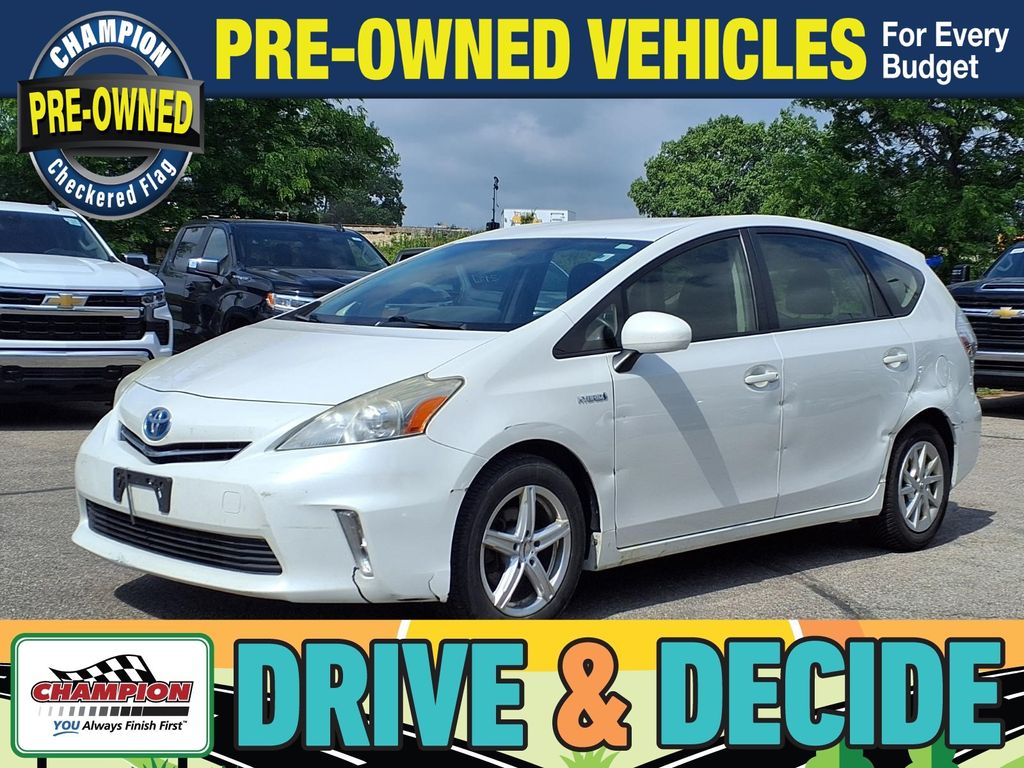 2014 Toyota Prius v Three FWD