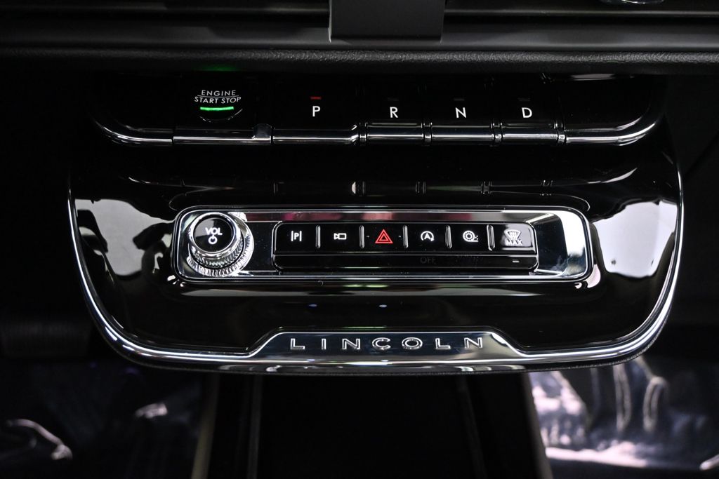 New 2026 Black Lincoln Reserve image 32