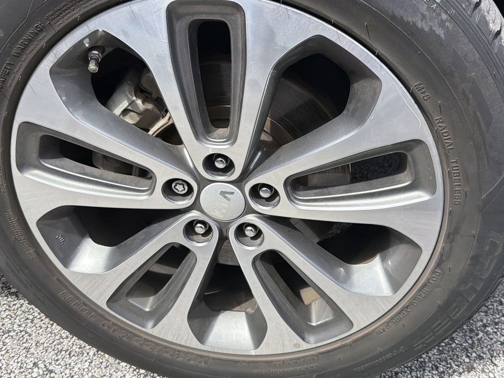 used 2015 Kia Sorento car, priced at $8,991