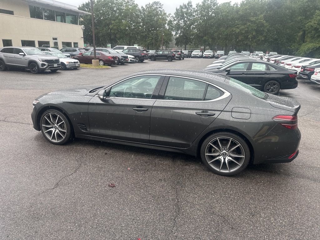 2023 Genesis G70 2.0T 11