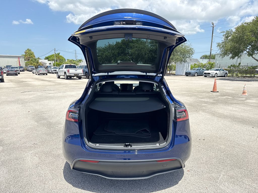 Used 2023  Tesla Performance image 25