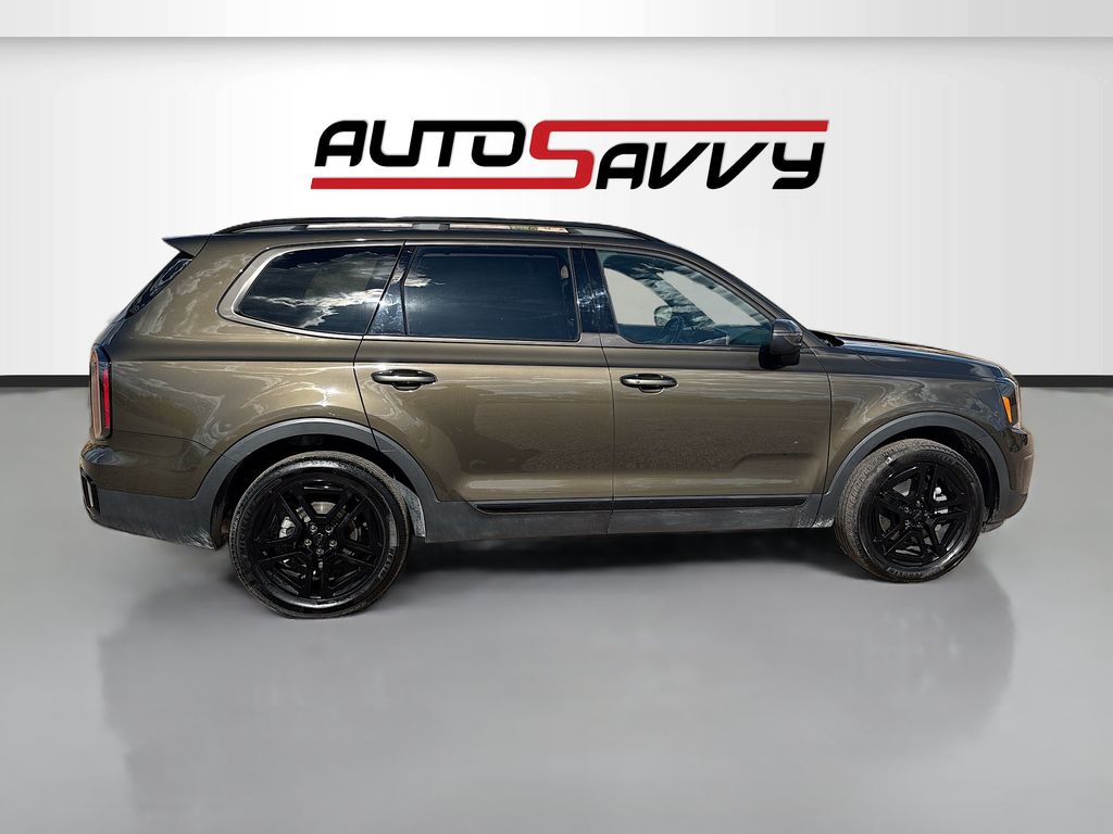 Used 2025 Green Kia EX X-Line image 8