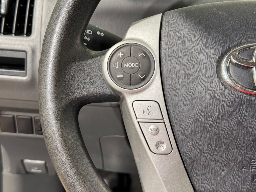 Thumbnail: 2012 Toyota Prius v - 22