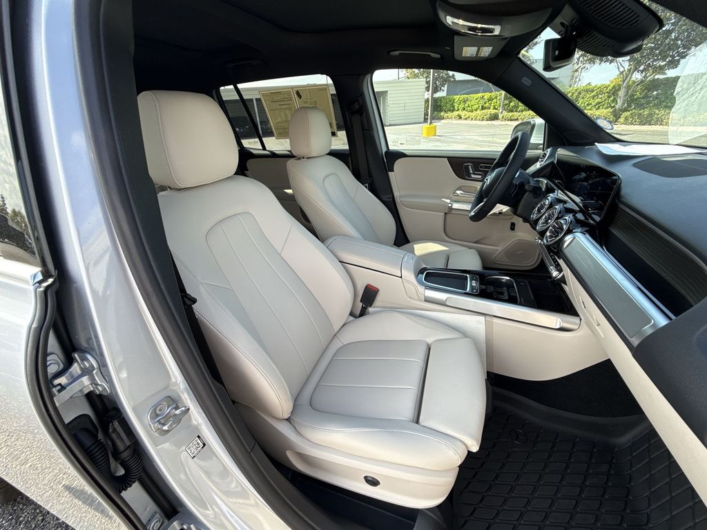 Thumbnail: 2026 Mercedes-Benz GLB - 16