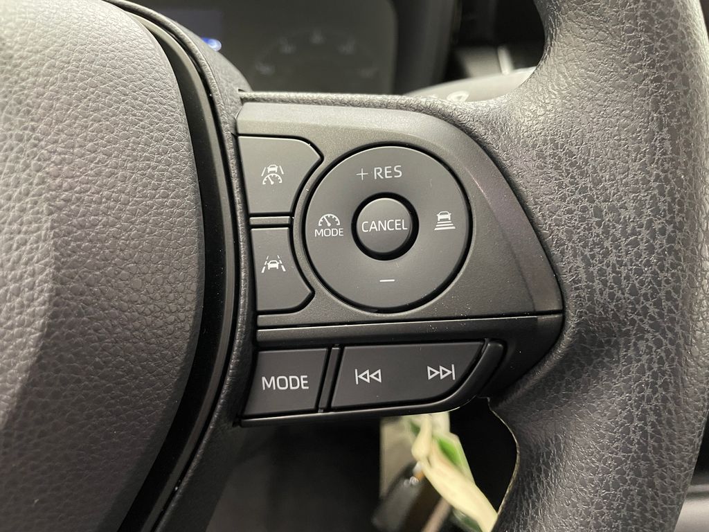 2025 Toyota Corolla LE 22