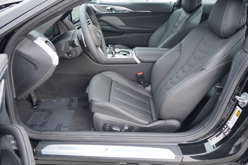 Thumbnail: 2026 BMW 8 Series - 11