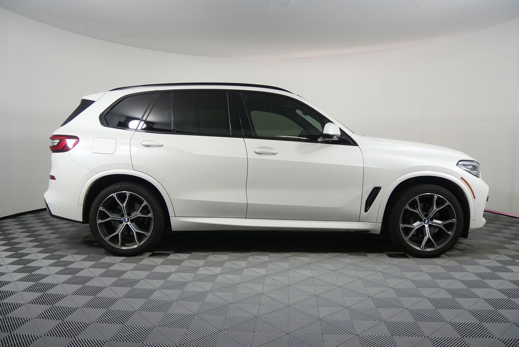 Thumbnail: 2021 BMW X5 - 2