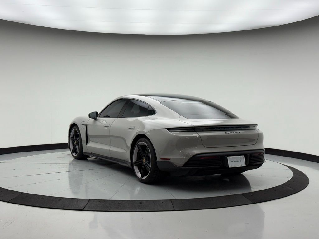 Thumbnail: 2022 Porsche Taycan - 3