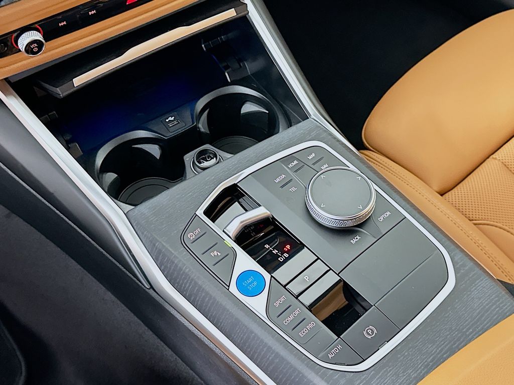 Thumbnail: 2026 BMW i4 - 15