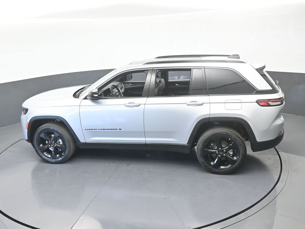 New 2026 Silver Zynith Jeep Limited image 43