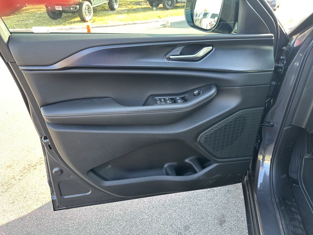 New Car 2025 Jeep Grand Cherokee L  For Sale Under $50,000 In Austin, Texas