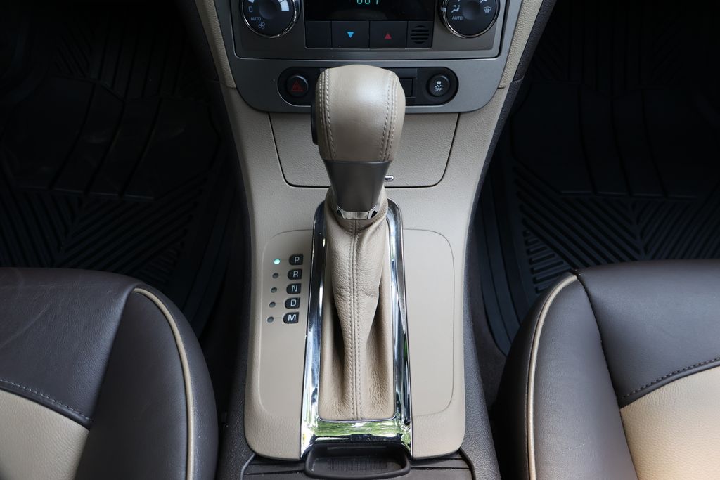 Thumbnail: 2012 Chevrolet Malibu - 18