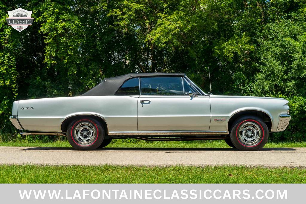 1964 Pontiac GTO 38
