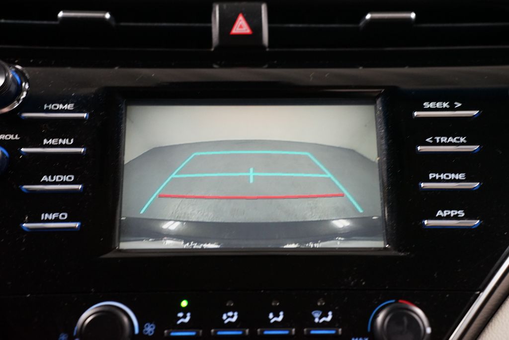 Thumbnail: 2018 Toyota Camry - 18