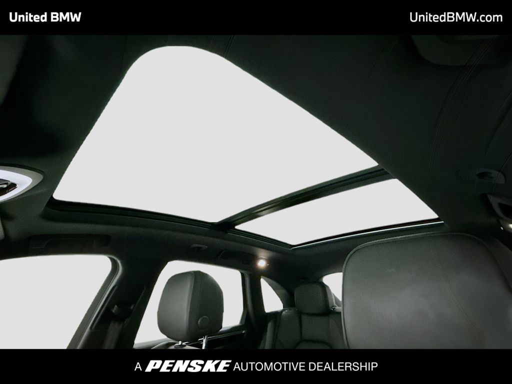 Thumbnail: 2023 Porsche Macan - 12