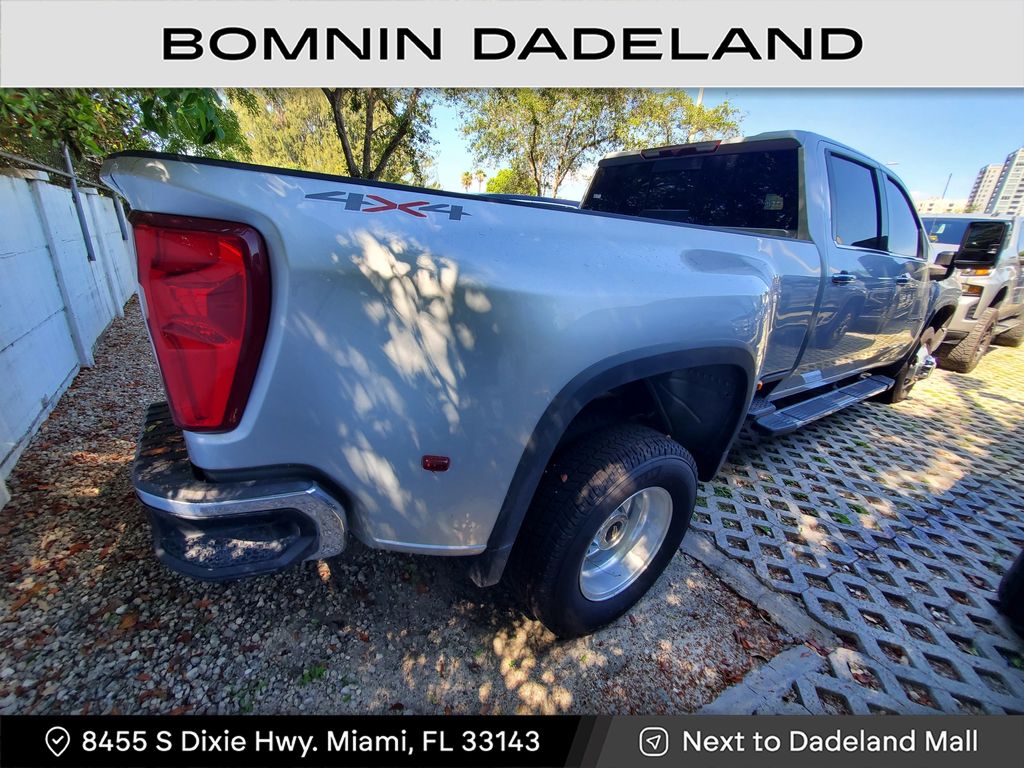 2022 Chevrolet Silverado 3500HD LTZ photo