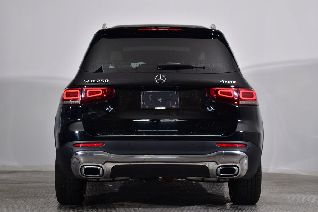 Thumbnail: 2021 Mercedes-Benz GLB - 4